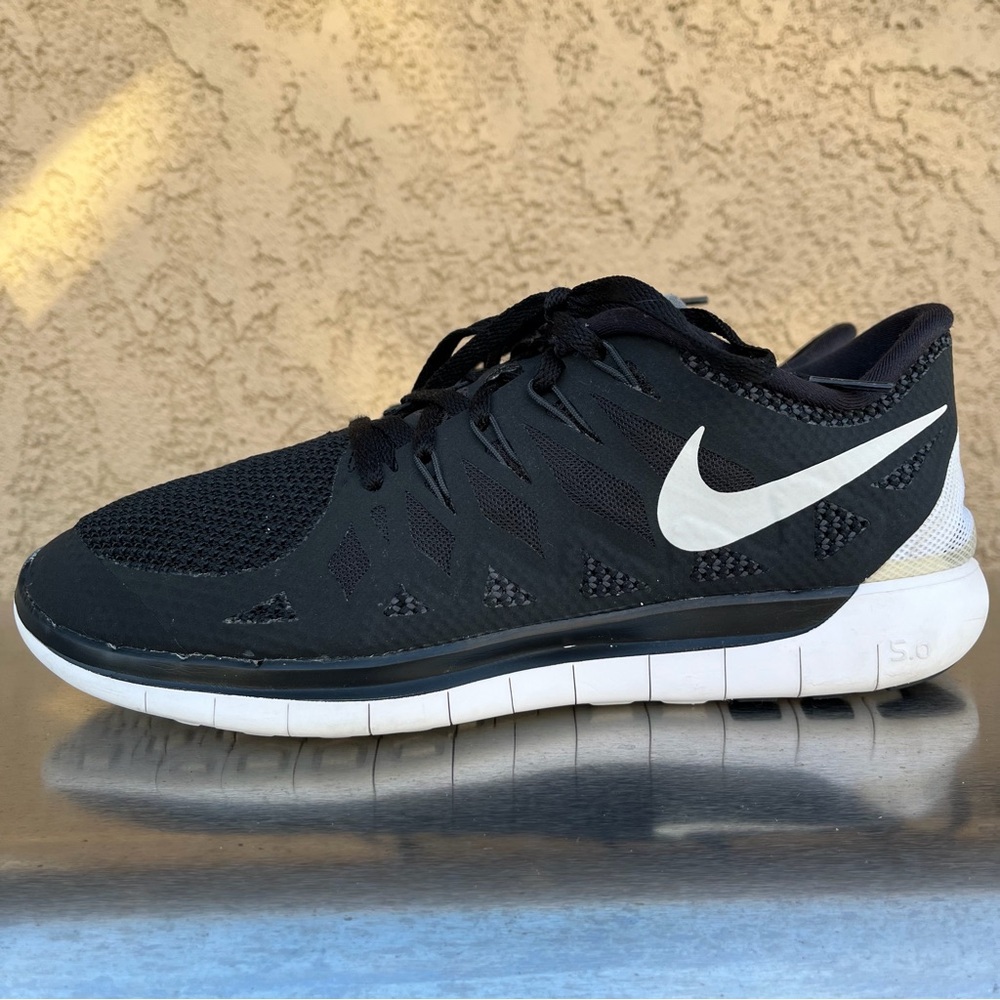 Nike Women’s 9.5 Free 5.0 Black White Flexible Running Sneaker Shoes Lightweight